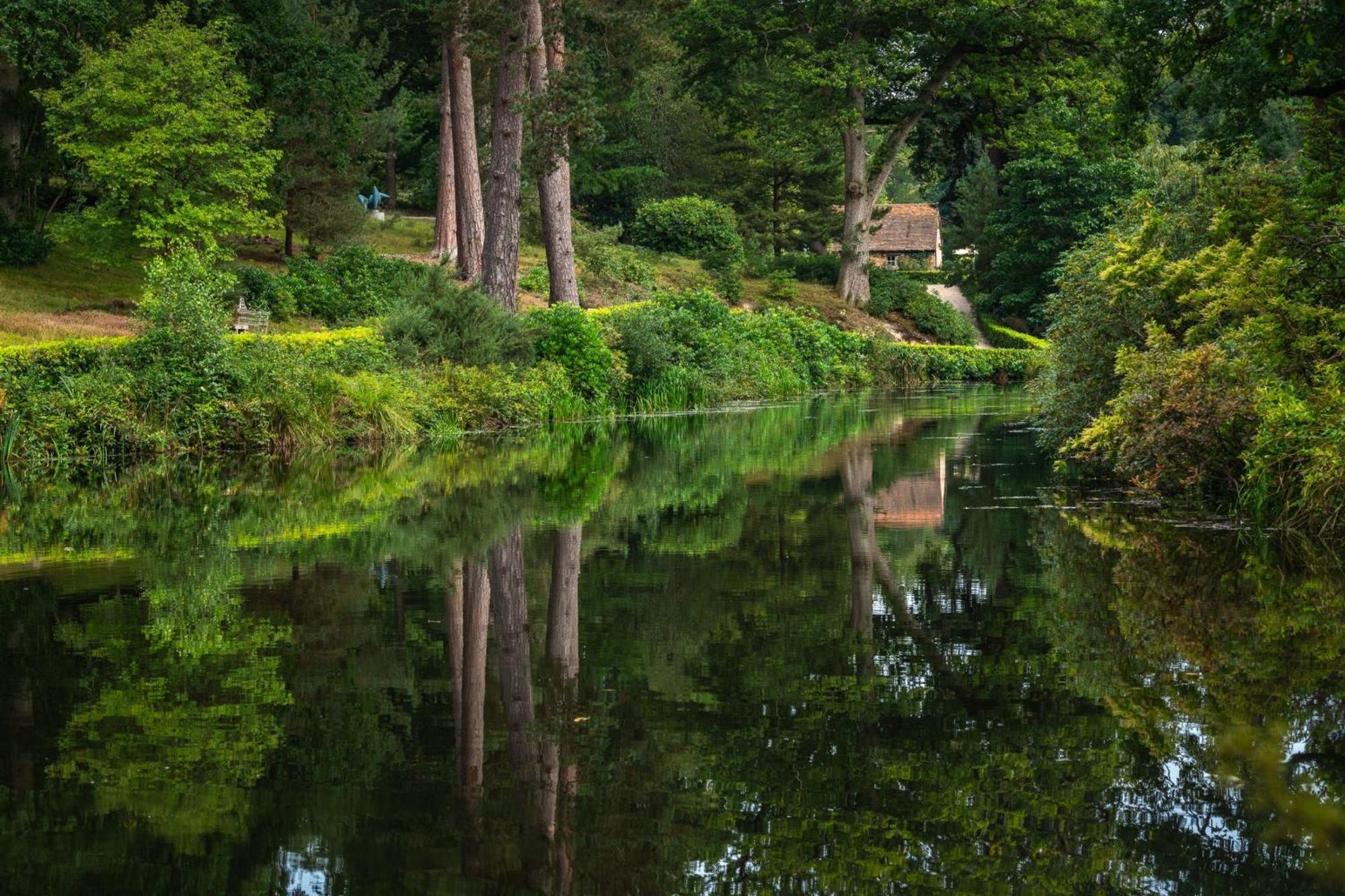 Leonardslee House At Leonardslee Lakes & Gardens Horsham Exterior foto